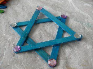 דוגמא ליצירה מגן דוד ממקלות